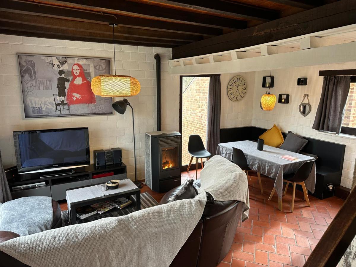 Charmant chalet dans un domaine boisé Blaimont Esterno foto