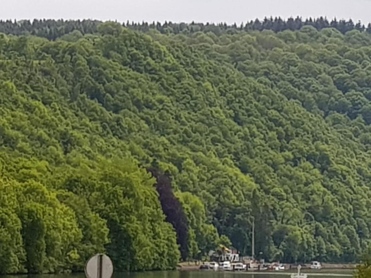 Charmant chalet dans un domaine boisé Blaimont Esterno foto